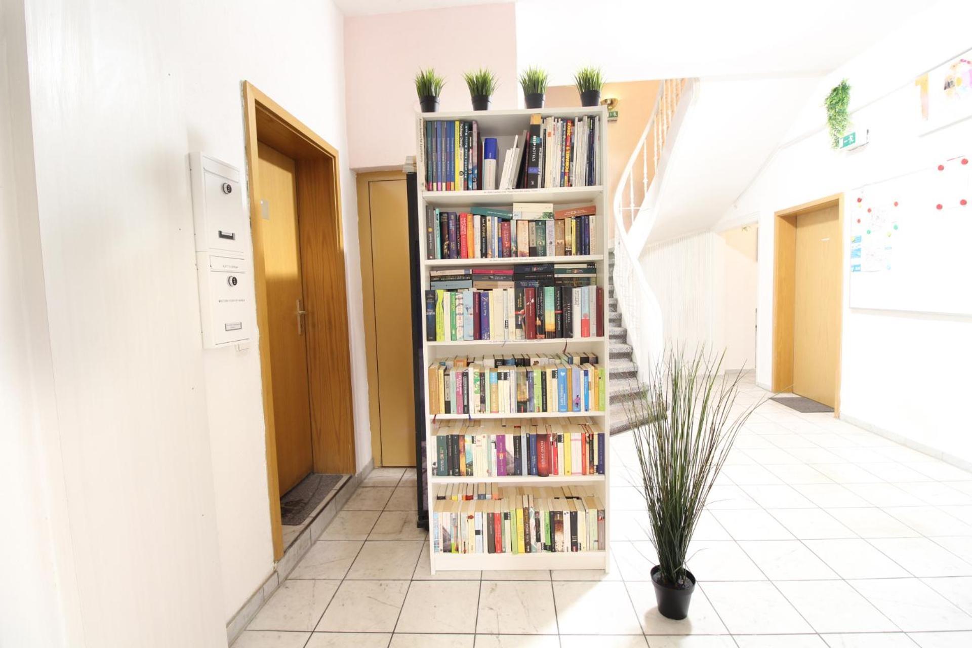 Hotel Ulm Zentrum - Komplettes Zimmer, Hochbett, Android Tv & Eigenem Bad - Perfekt Fuer Familien & Gruppen Extérieur photo