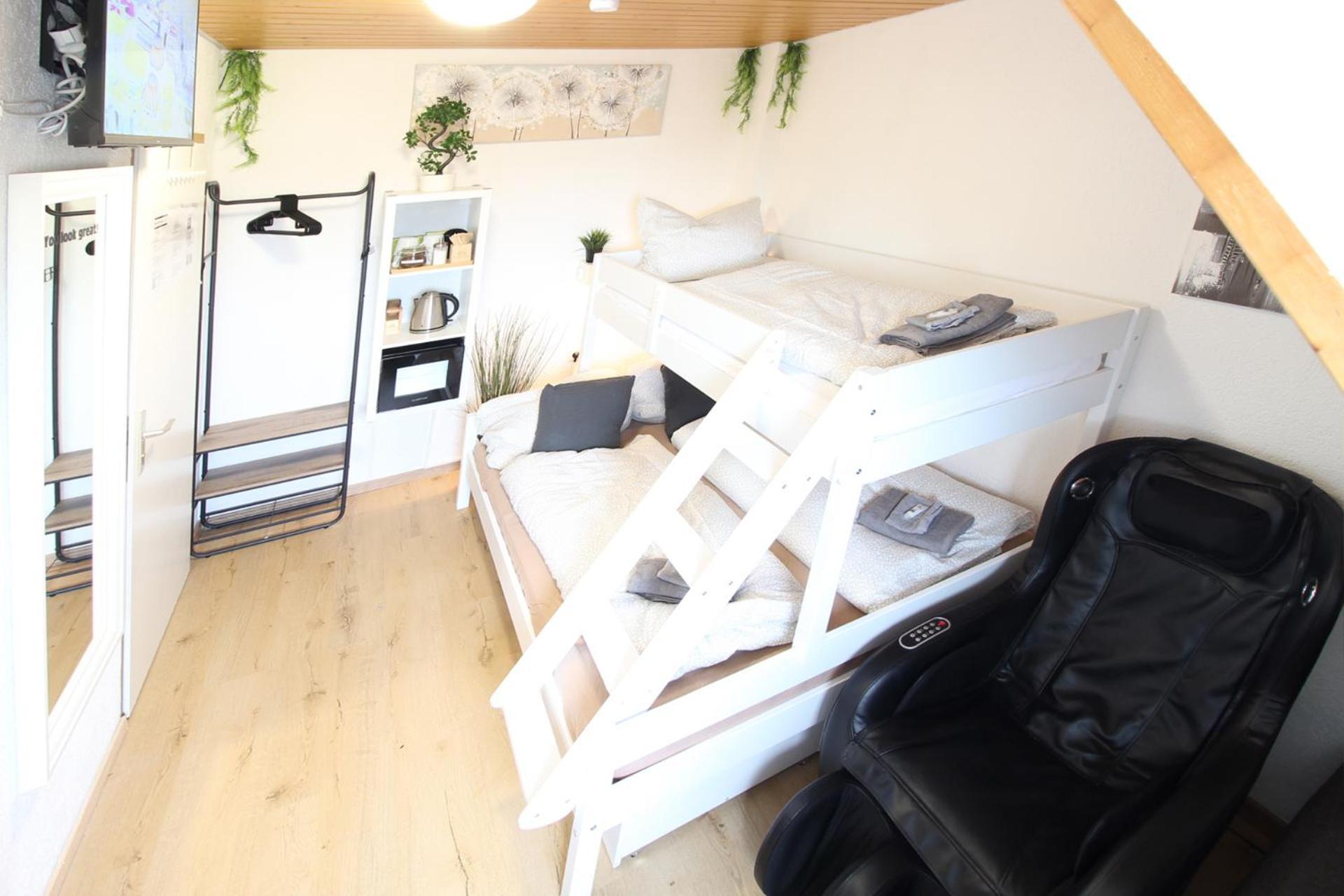 Hotel Ulm Zentrum - Komplettes Zimmer, Hochbett, Android Tv & Eigenem Bad - Perfekt Fuer Familien & Gruppen Extérieur photo